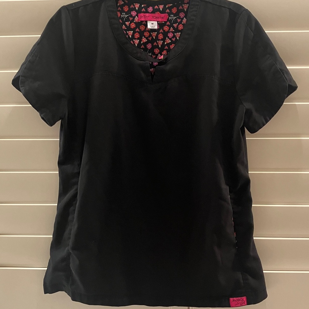 Betsey Johnson Black Short Sleeve Scrub Top